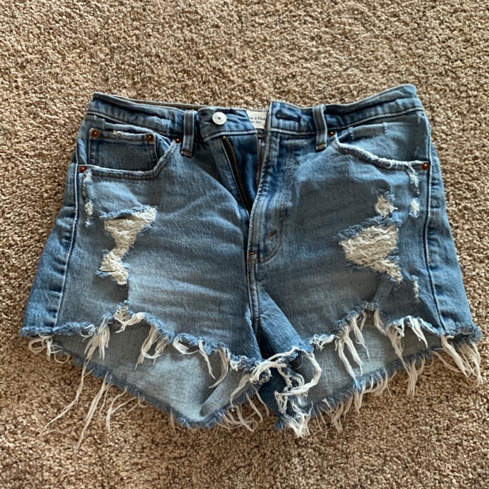 Abercrombie High Rise Mom Short